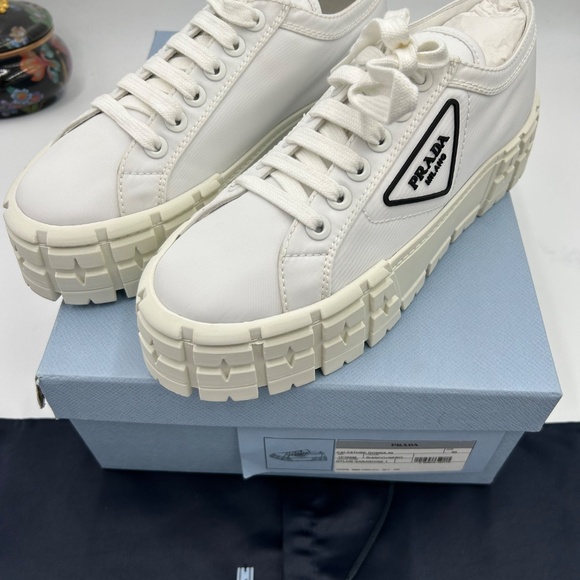 Women’s Prada double wheel chunky low top sneakers size 40 made in Italy - Picture 10 of 11